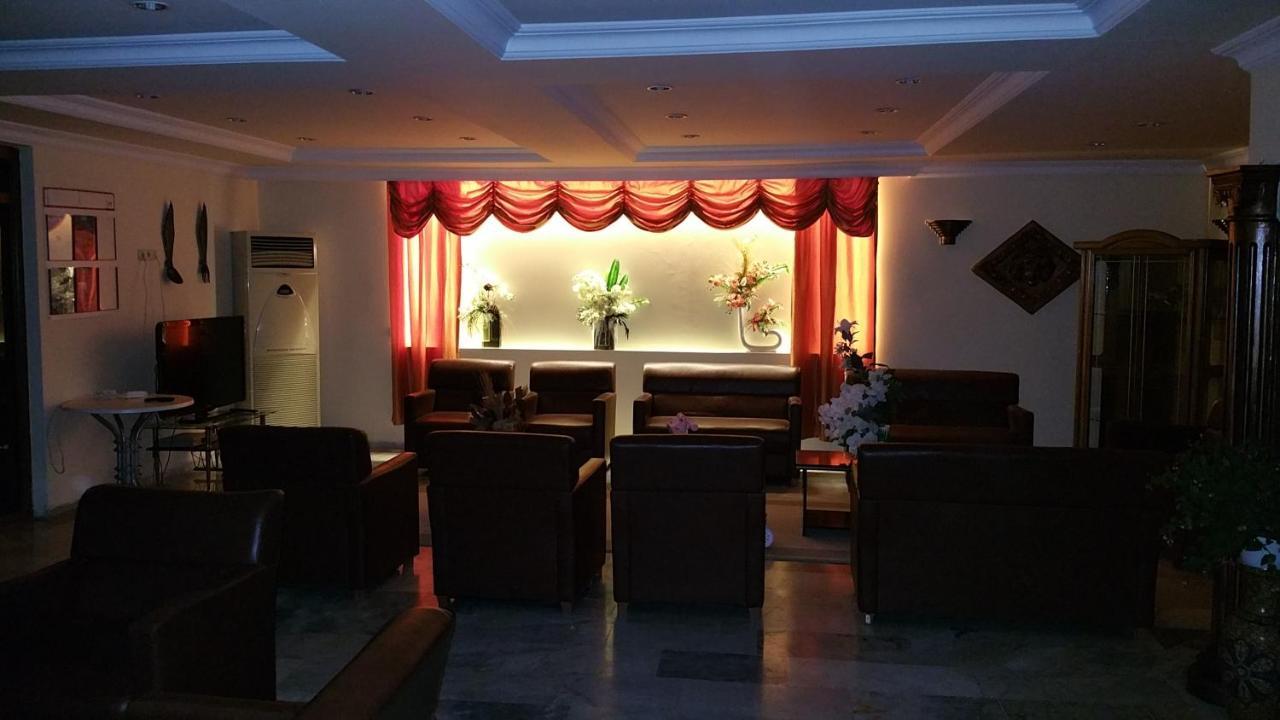 Side Oezguerhan Hotel Buitenkant foto