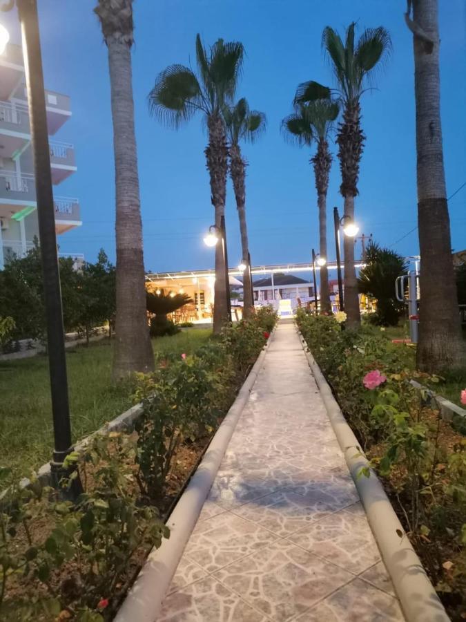 Side Oezguerhan Hotel Buitenkant foto