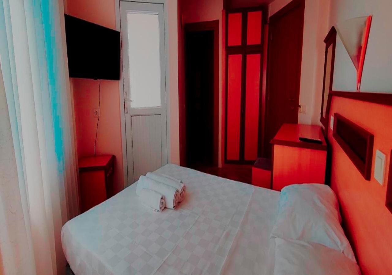 Side Oezguerhan Hotel Buitenkant foto